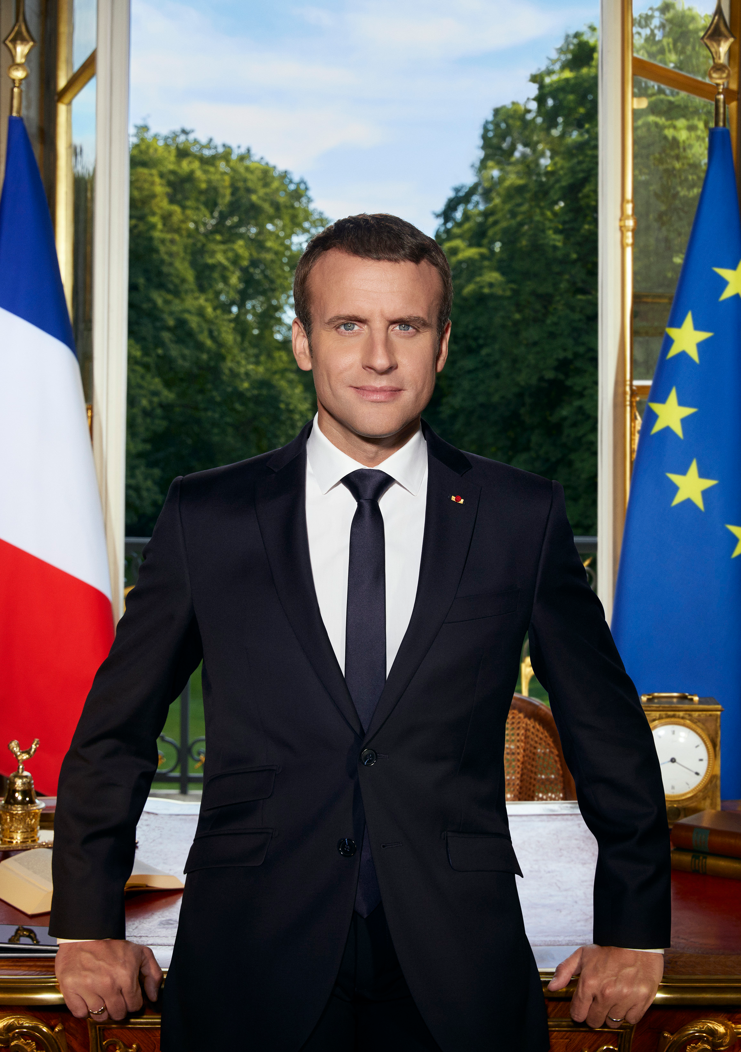 The official portrait of the french président, Emmanuel Macron